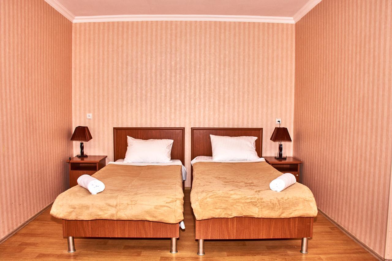 Hotel Georgia Ґорі Екстер'єр фото